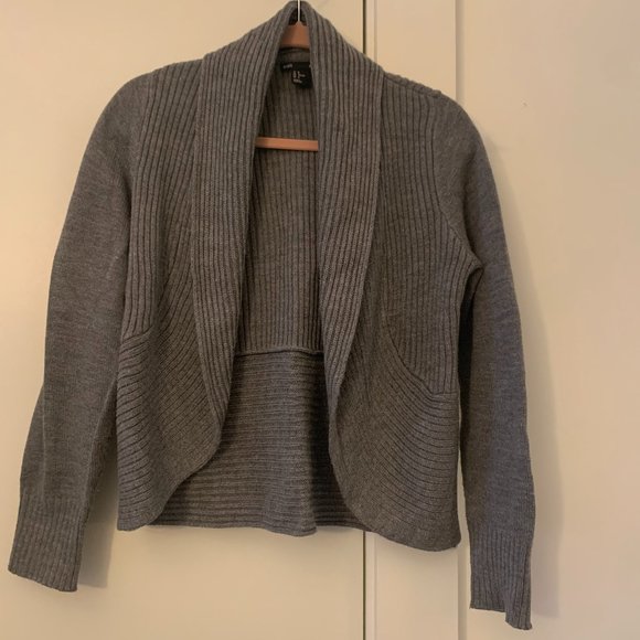 H&M Sweaters - NWOT Gray Open Front Long Sleeve Medium Cardigan